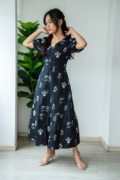 Noelle Floral Embroidery Dress | Black