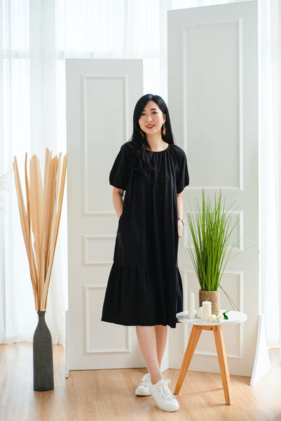 Pennelope Gathered Dropwaist Dress in Black