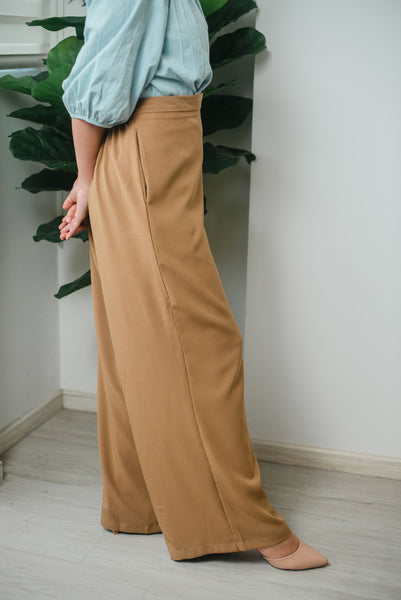 Melrose Label: Mia Palazzo Pants in Latte