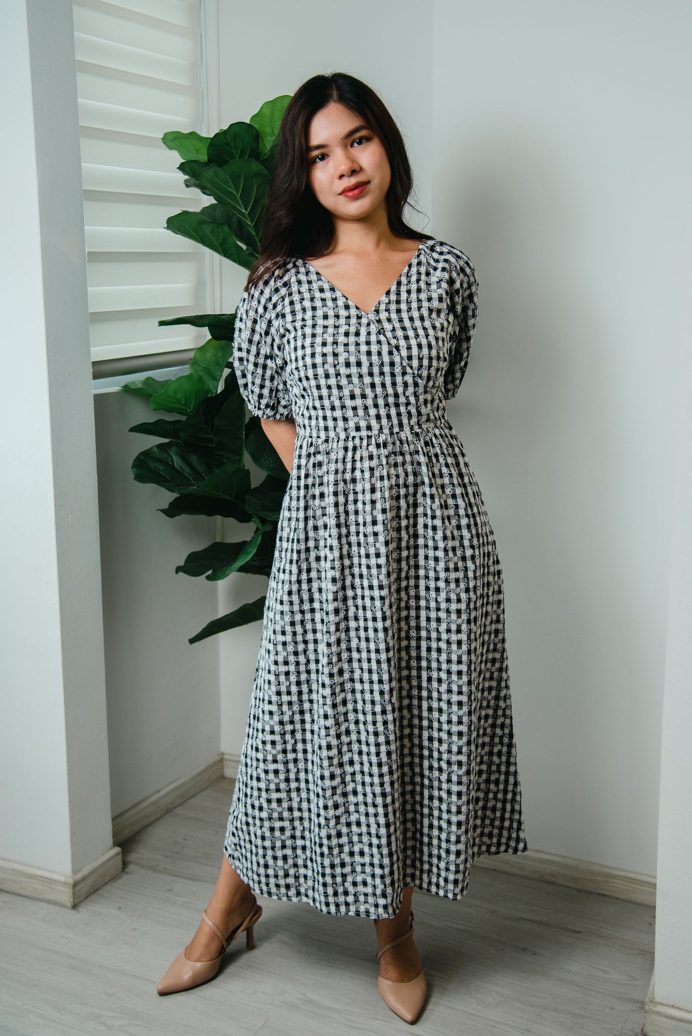 Ranne Gingham Embrodery Dress in Black