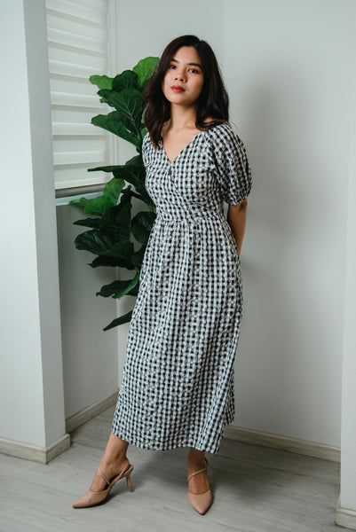 Ranne Gingham Embrodery Dress in Black