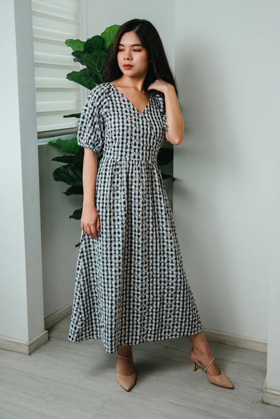 Ranne Gingham Embrodery Dress in Black